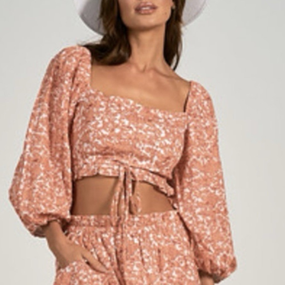 Elan Puff Sleeve Crop Top Medium Salmon Cinched Smocking Tie Front Blouse NWT - Picture 2 of 10